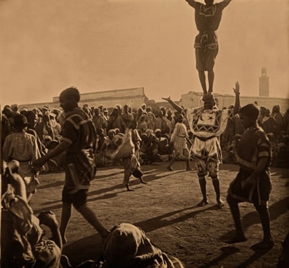 Acrobats performing in Jemaa el-Fnaa